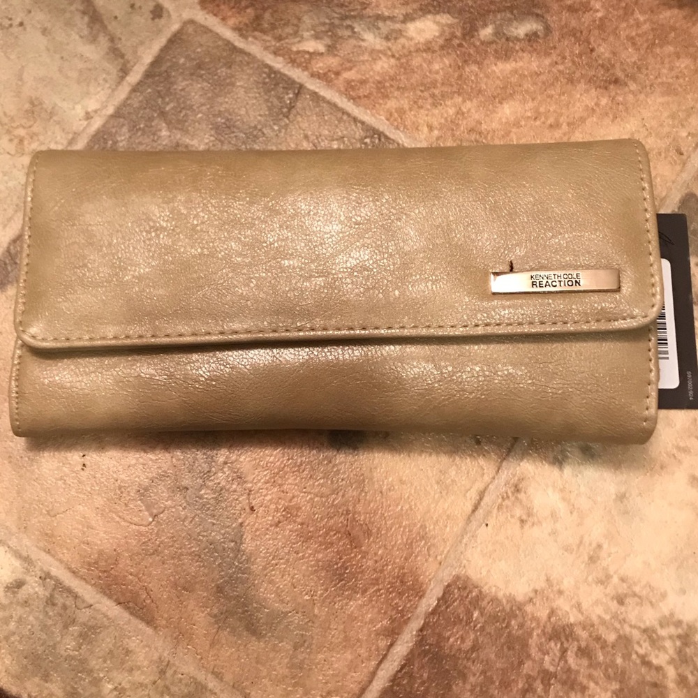 Kenneth Cole Reaction Tan Wallet